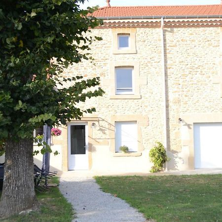 Gite Les Pins Montchenu Exterior photo
